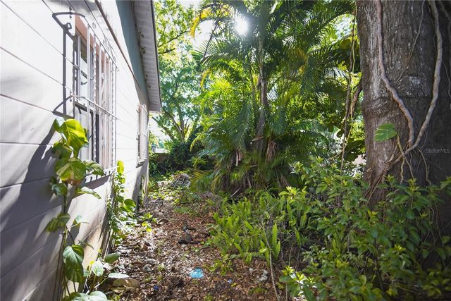 2108 W SAINT ISABEL STREET, Tampa, FL 33607