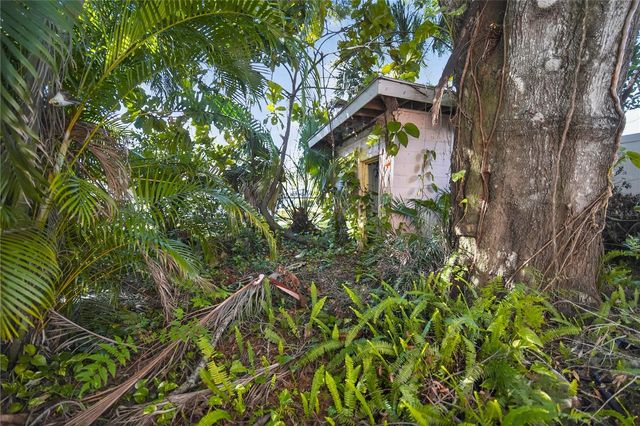 2108 W SAINT ISABEL STREET, Tampa, FL 33607