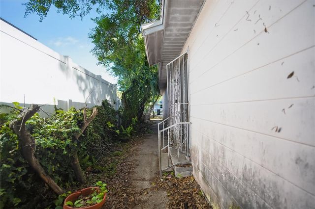 2108 W SAINT ISABEL STREET, Tampa, FL 33607