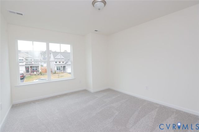 10299 Szalay Ln, Ashland, VA 23005