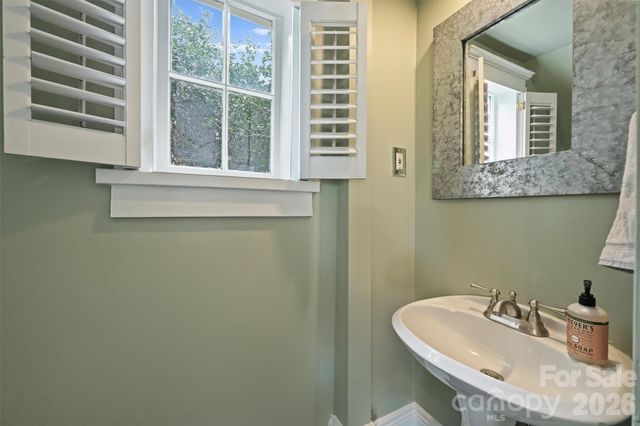 712 Sunnyside Avenue, Charlotte, NC 28204