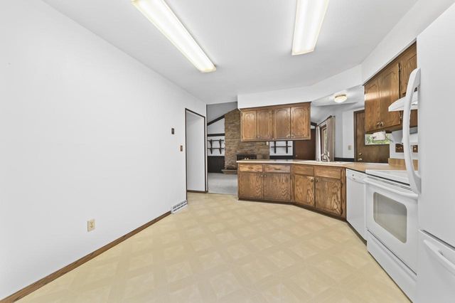 W169N10432 Pheasant RUN, Germantown, WI 53022