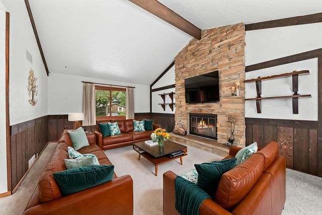 W169N10432 Pheasant RUN, Germantown, WI 53022