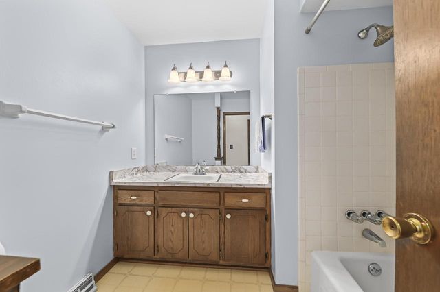 W169N10432 Pheasant RUN, Germantown, WI 53022
