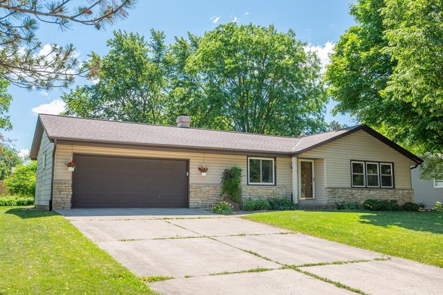 W169N10432 Pheasant RUN, Germantown, WI 53022