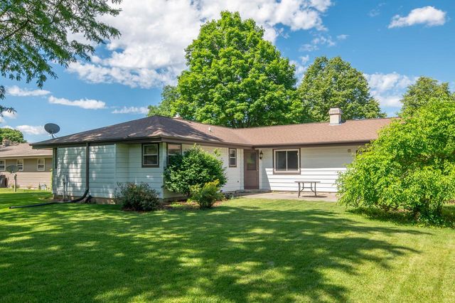 W169N10432 Pheasant RUN, Germantown, WI 53022