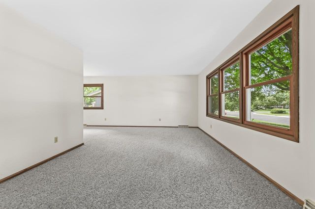 W169N10432 Pheasant RUN, Germantown, WI 53022