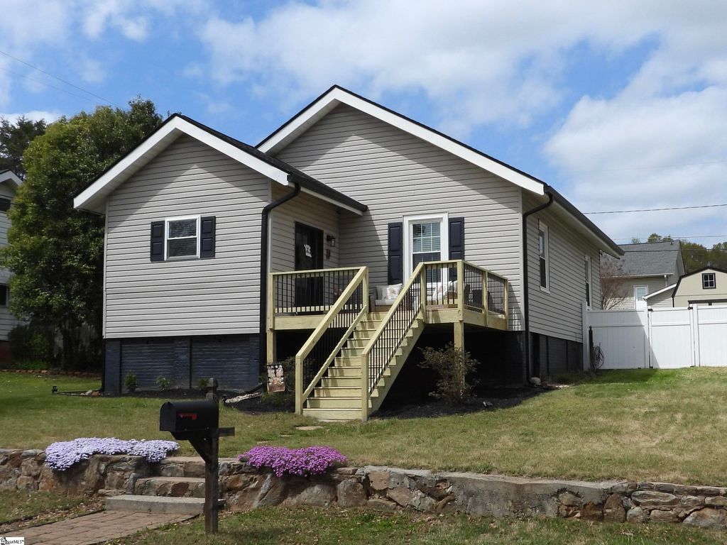 3 Crest Street, Lyman, SC 29365