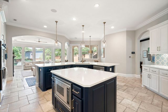 8718 Rexford Drive, Dallas, TX 75209