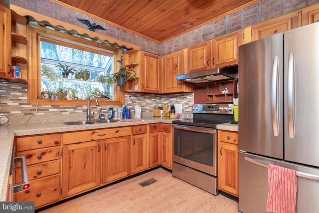 20 CROMBY RD, Phoenixville, PA 19460