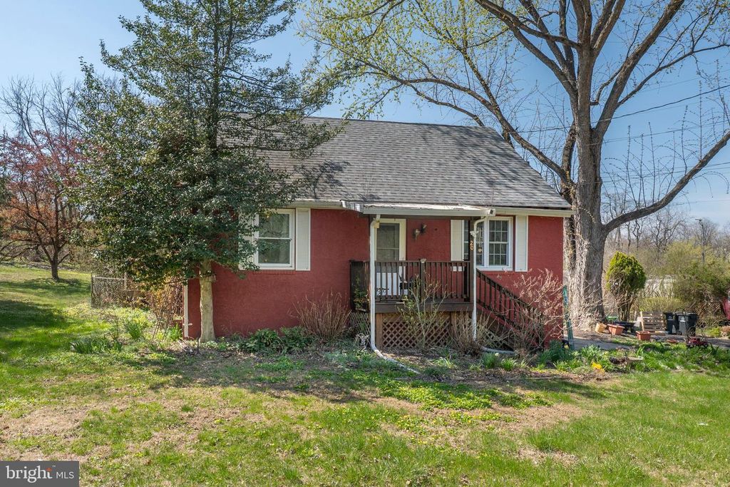 20 CROMBY RD, Phoenixville, PA 19460