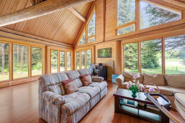 652 Penny Ln, Usk, WA 99180