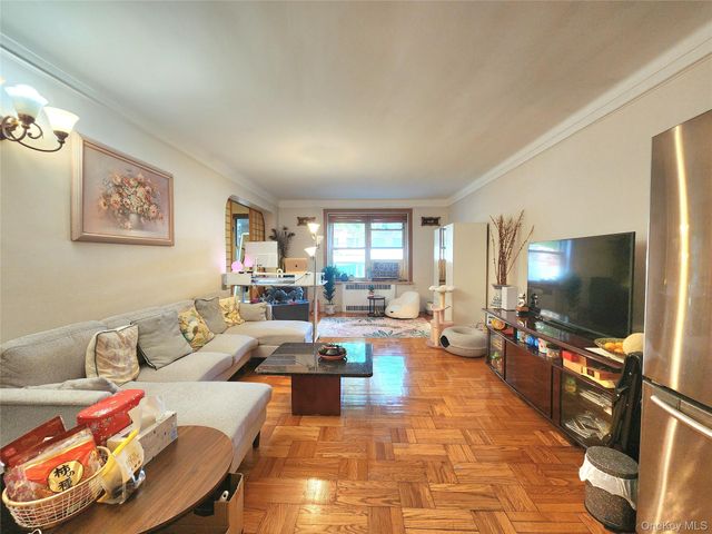 143-07 Sanford Avenue 1K, Flushing, NY 11355