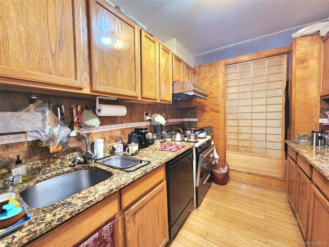 143-07 Sanford Avenue 1K, Flushing, NY 11355