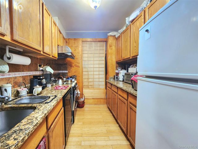 143-07 Sanford Avenue 1K, Flushing, NY 11355