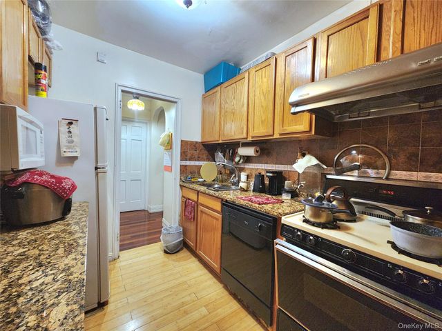 143-07 Sanford Avenue 1K, Flushing, NY 11355