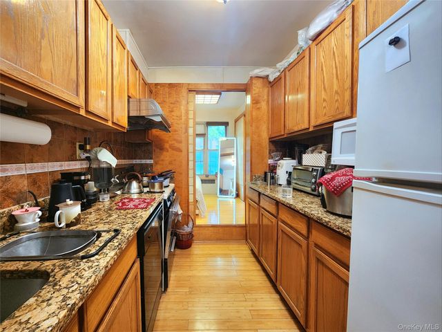 143-07 Sanford Avenue 1K, Flushing, NY 11355