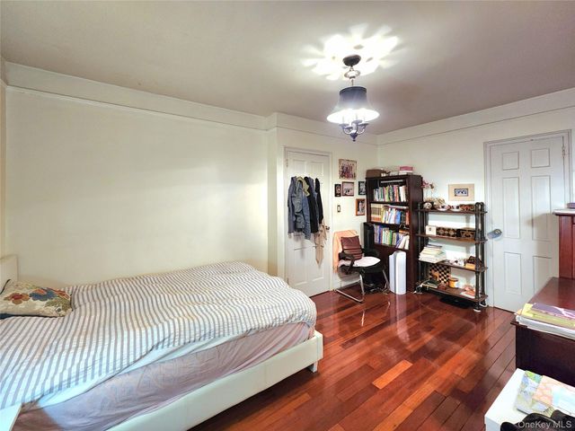 143-07 Sanford Avenue 1K, Flushing, NY 11355