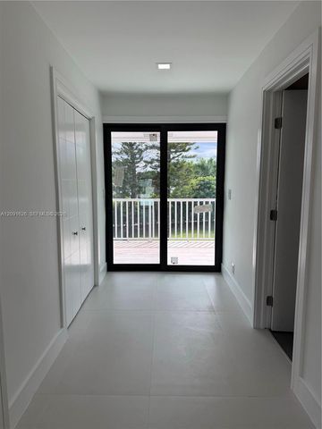 15100 S Saxon Circle, Southwest Ranches, FL 33331
