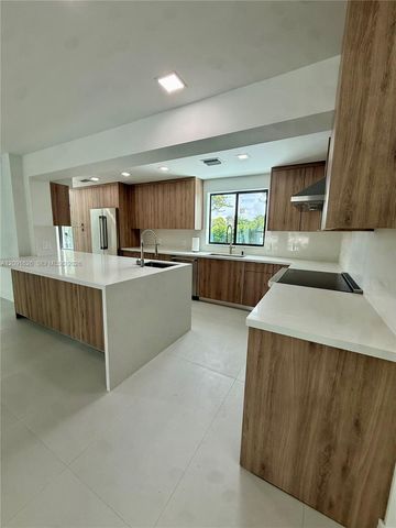 15100 S Saxon Circle, Southwest Ranches, FL 33331