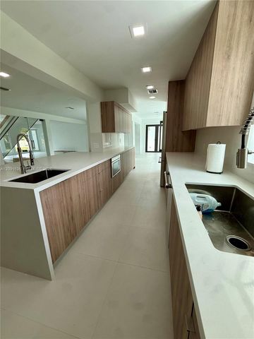 15100 S Saxon Circle, Southwest Ranches, FL 33331