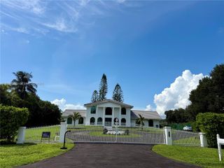 15100 S Saxon Circle, Southwest Ranches, FL 33331