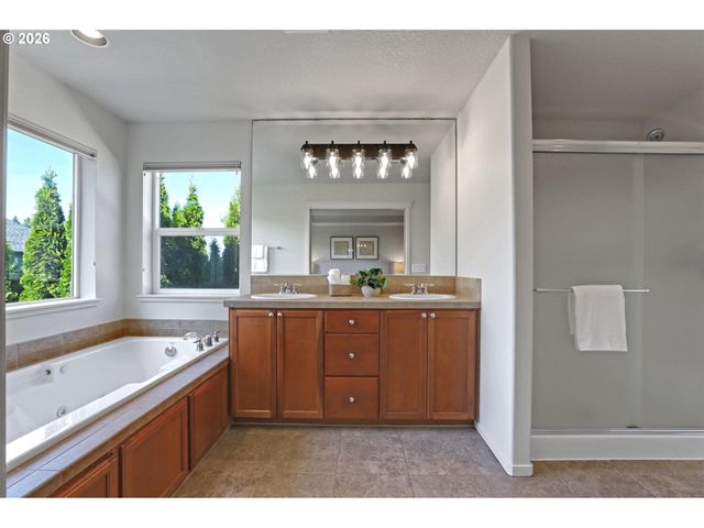 13790 Nw PAYNE Dr, Portland, OR 97229