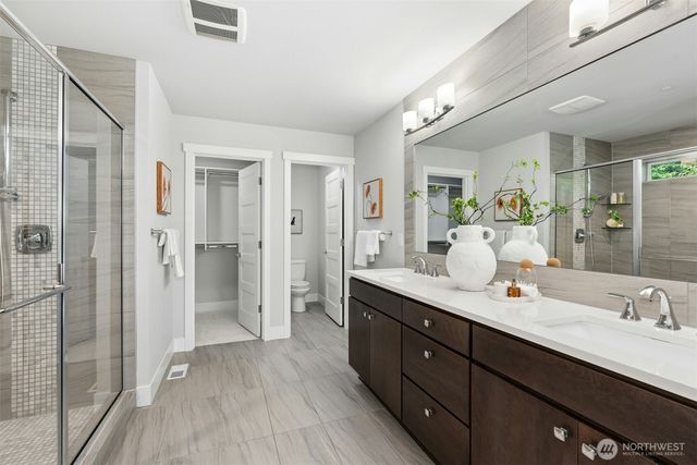 6814 NE 129th Street, Kirkland, WA 98034