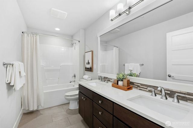 6814 NE 129th Street, Kirkland, WA 98034