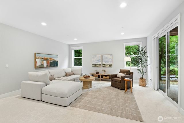 6814 NE 129th Street, Kirkland, WA 98034