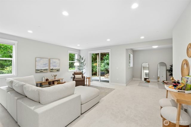 6814 NE 129th Street, Kirkland, WA 98034
