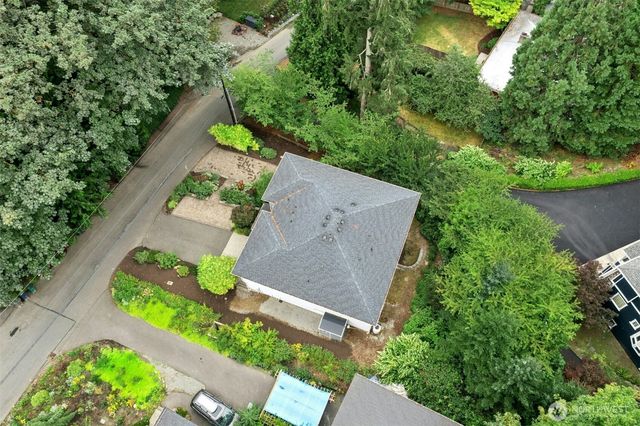6814 NE 129th Street, Kirkland, WA 98034