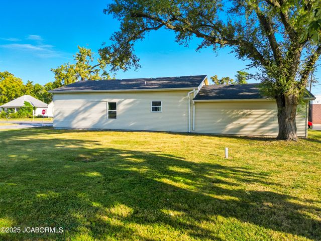 620 BURKHOLDER STREET, Moberly, MO 65270