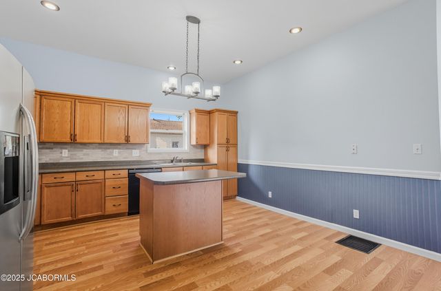 620 BURKHOLDER STREET, Moberly, MO 65270