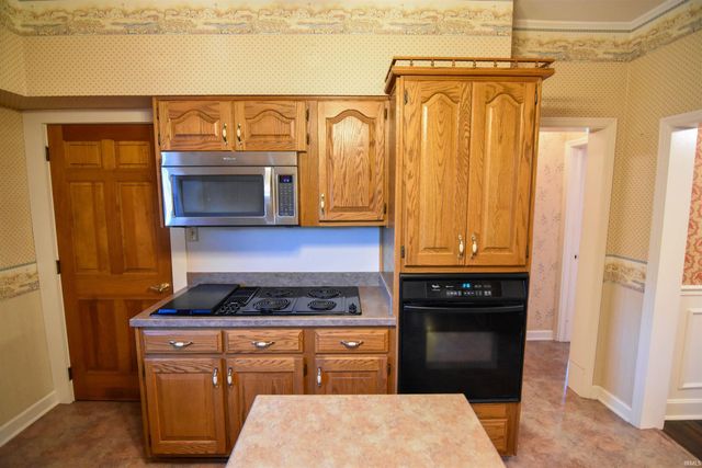 4821 Stringtown Road, Evansville, IN 47711