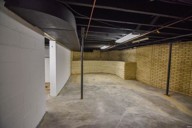 4821 Stringtown Road, Evansville, IN 47711