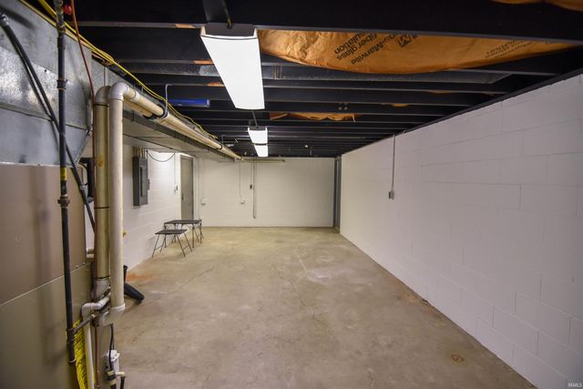 4821 Stringtown Road, Evansville, IN 47711