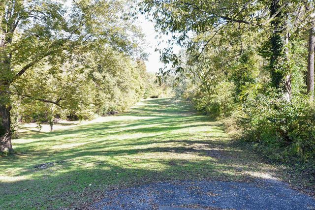 4821 Stringtown Road, Evansville, IN 47711