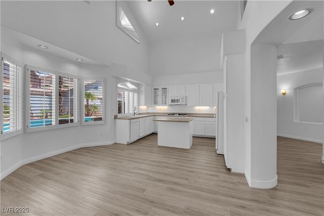 9500 Catalina Cove Circle, Las Vegas, NV 89147