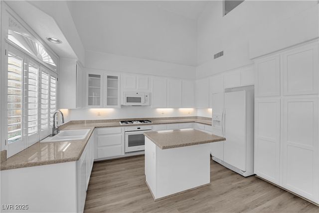 9500 Catalina Cove Circle, Las Vegas, NV 89147