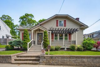 488 Montgomery Street, Fall River, MA 02720