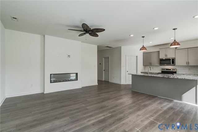 11313 Benton Pointe Way, Chester, VA 23831