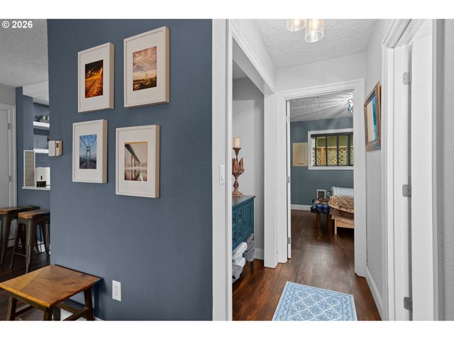 8065 N IVANHOE St 9, Portland, OR 97203