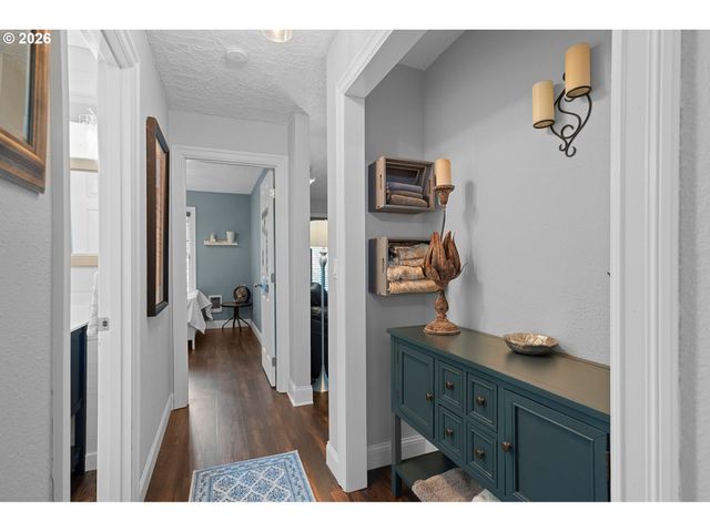 8065 N IVANHOE St 9, Portland, OR 97203