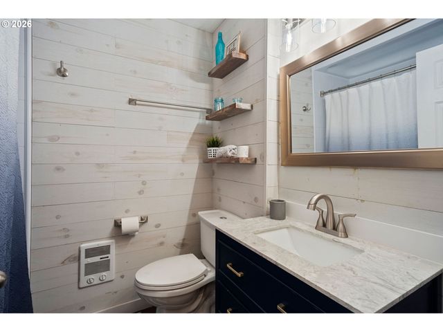 8065 N IVANHOE St 9, Portland, OR 97203