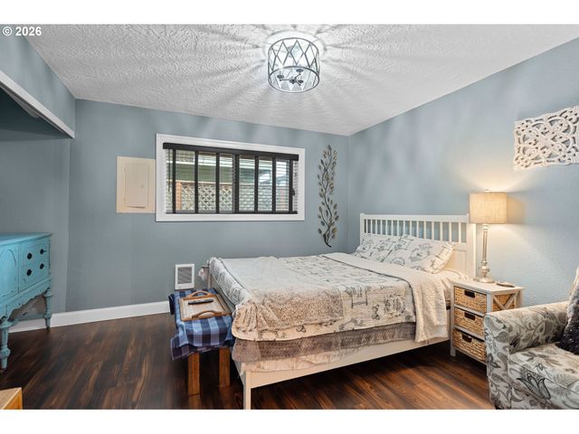 8065 N IVANHOE St 9, Portland, OR 97203