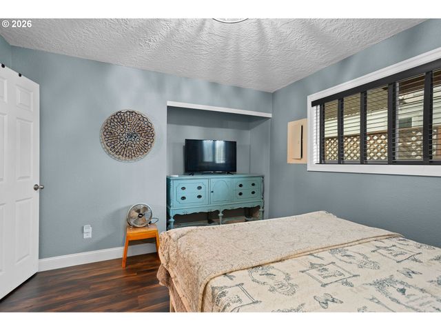 8065 N IVANHOE St 9, Portland, OR 97203