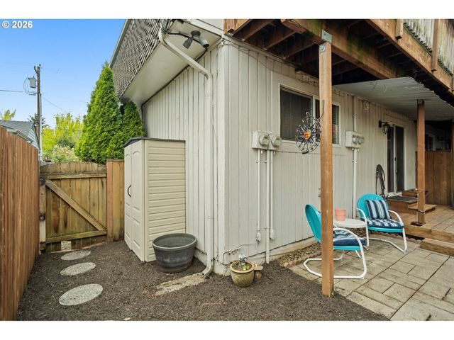 8065 N IVANHOE St 9, Portland, OR 97203