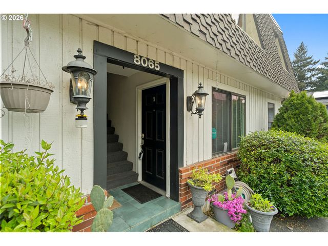 8065 N IVANHOE St 9, Portland, OR 97203