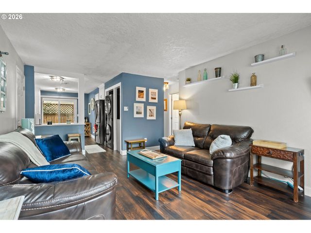 8065 N IVANHOE St 9, Portland, OR 97203